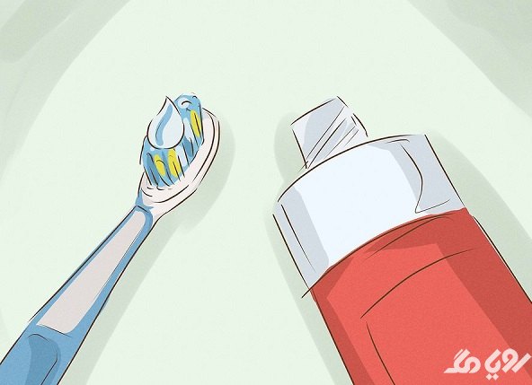 تمیز کردن کفش با خمیر دندان