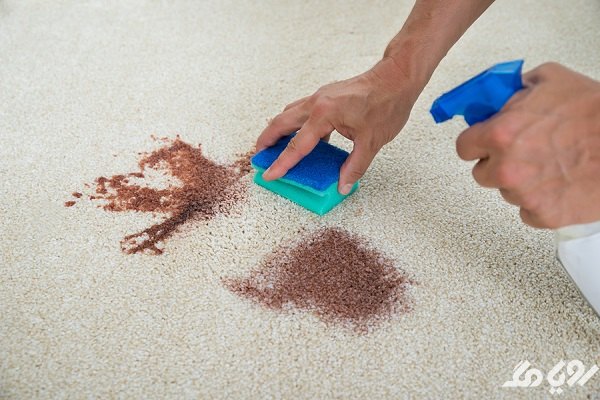 از بین بردن لکه چای مانده روی فرش